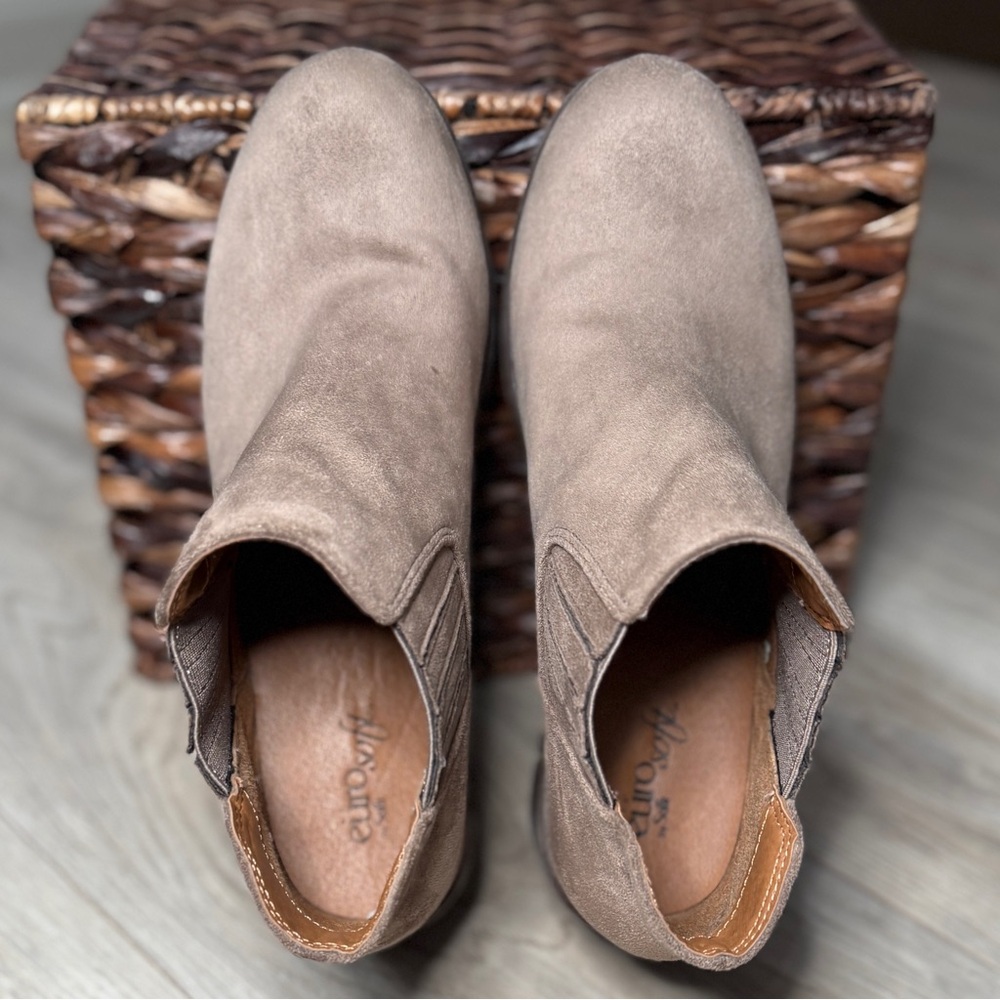 Eurosoft Joselyn Wedge Ankle Booties - Picture 3 of 6